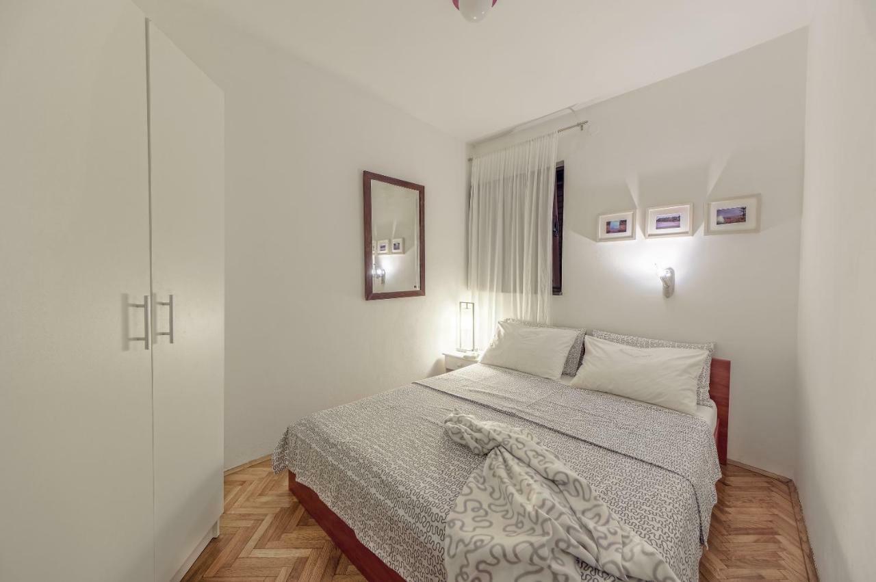Apartments Lodra Pula Exterior foto